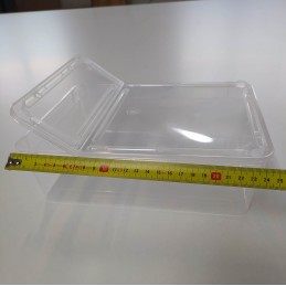 - Pudełko do transportu lub hodowli zwierząt z Klapką i wentylacją